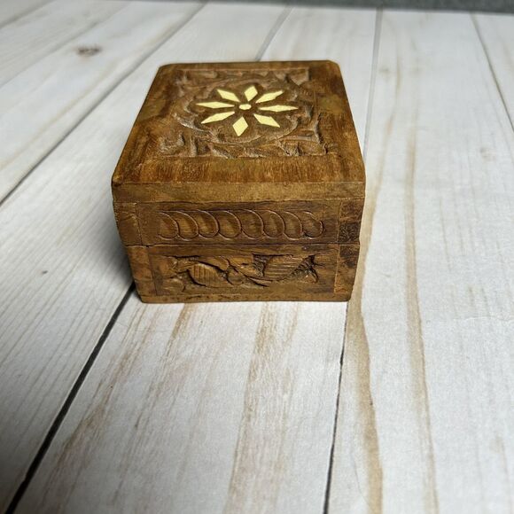 Vintage Wooden Carved Hinged Trinket Jewelry Ring Box 3 X 1.75 in - Picture 4 of 9